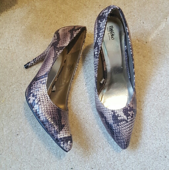 Beautiful Heels - Picture 3 of 3